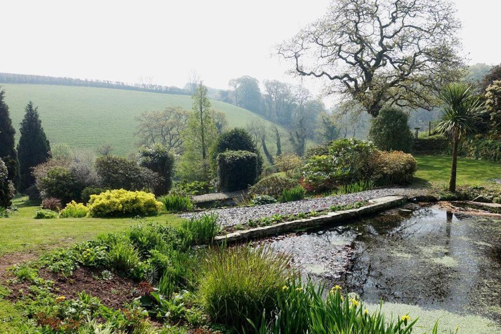 Greenswood Cottage - Cosy Cottage, Rural Location, Beautiful Landscaped Gardens With Pond And Lake Dartmouth Esterno foto