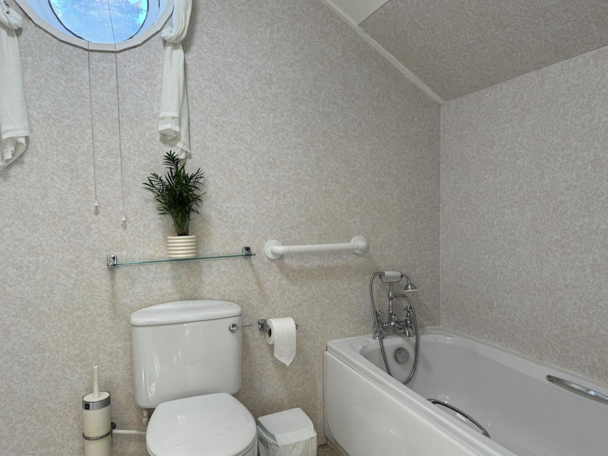 Greenswood Cottage - Cosy Cottage, Rural Location, Beautiful Landscaped Gardens With Pond And Lake Dartmouth Esterno foto